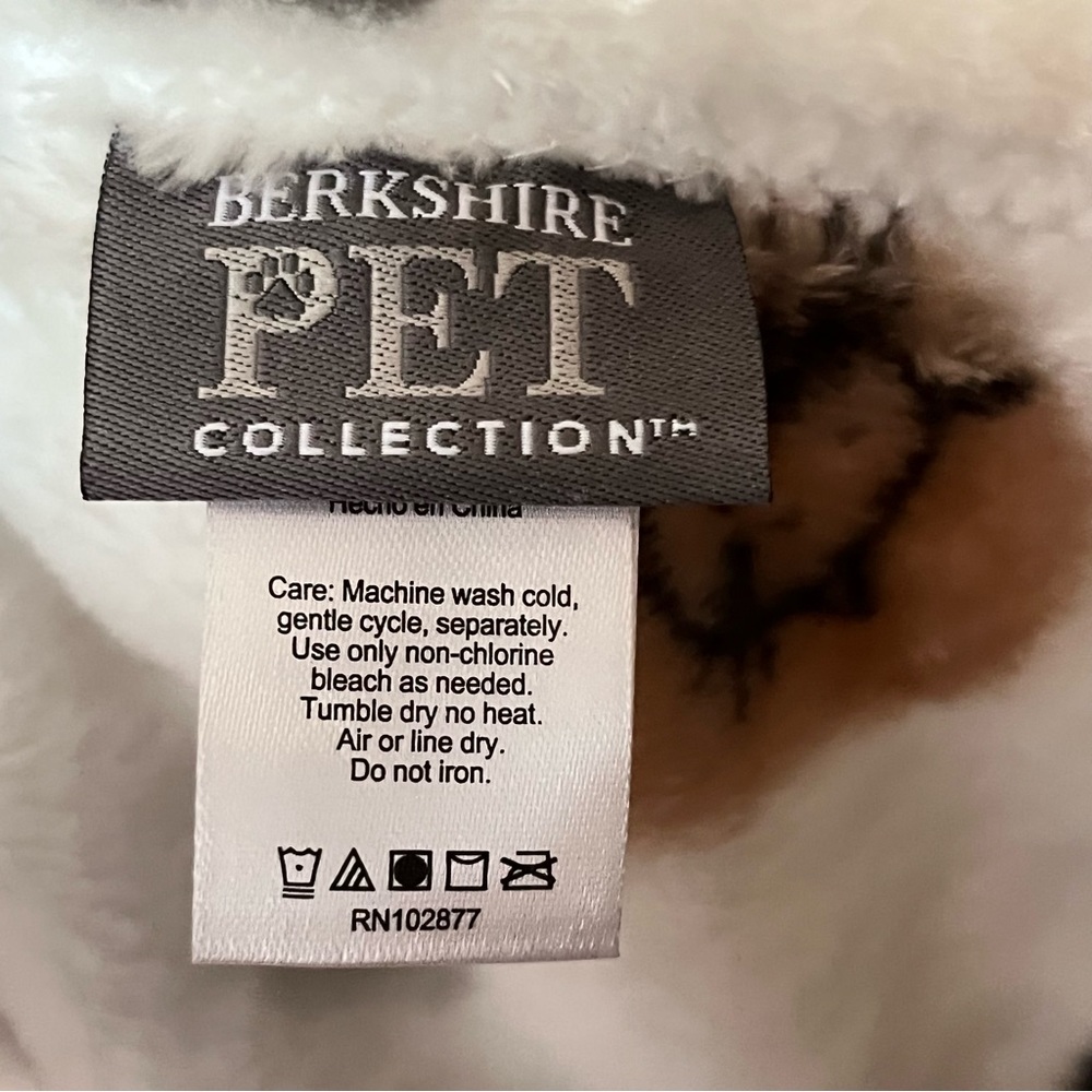 Berkshire Pet Collection Cat Throw Blanket - Picture 2 of 4